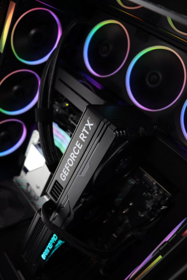 G-Special Edition Ryzen 7 7800X3D RTX 5070Ti 16GB