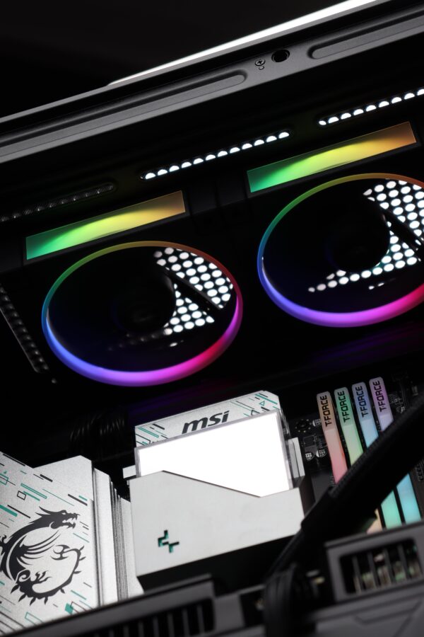 G-Special Edition Ryzen 7 7800X3D RTX 5070Ti 16GB