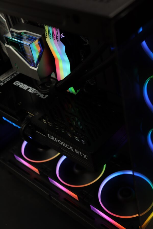G-Special Edition Ryzen 7 7800X3D RTX 5070Ti 16GB