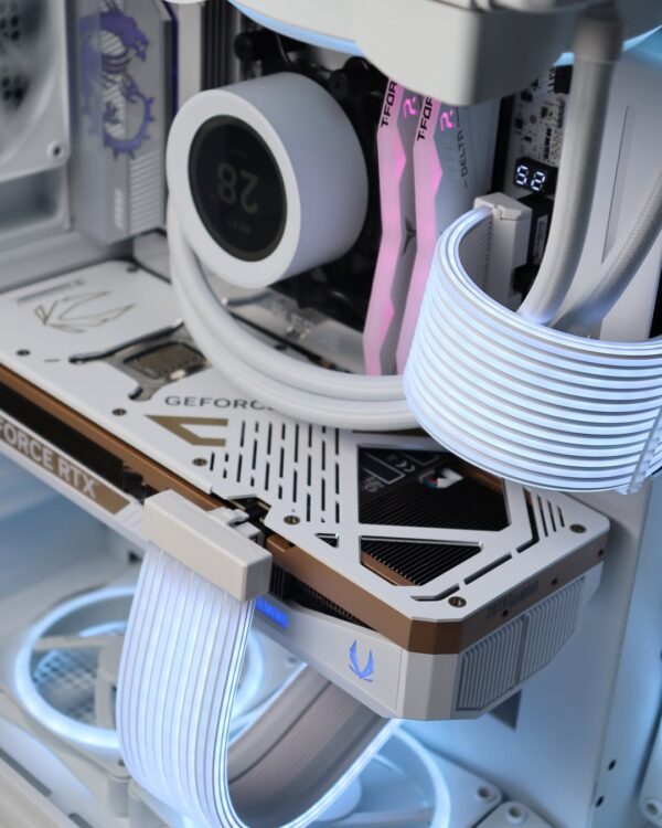 G-Special Edition Ryzen 9 9950X RTX 5070Ti White